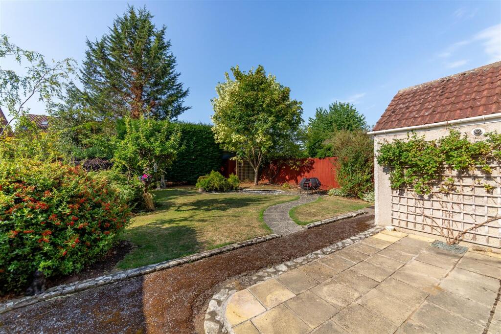 Holmes Grove (13).jpg