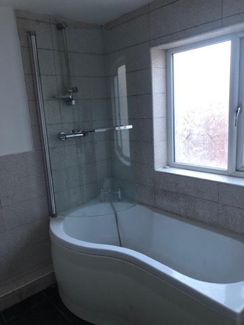 Bathroom2.jpg
