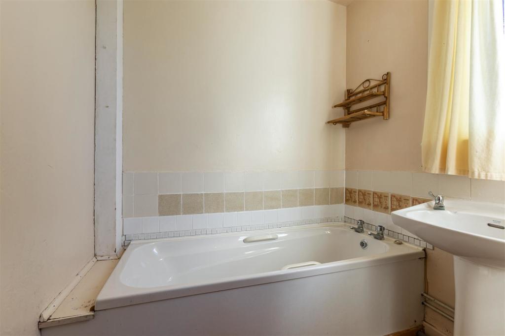 60 Priors Walk Melrose 11.JPG