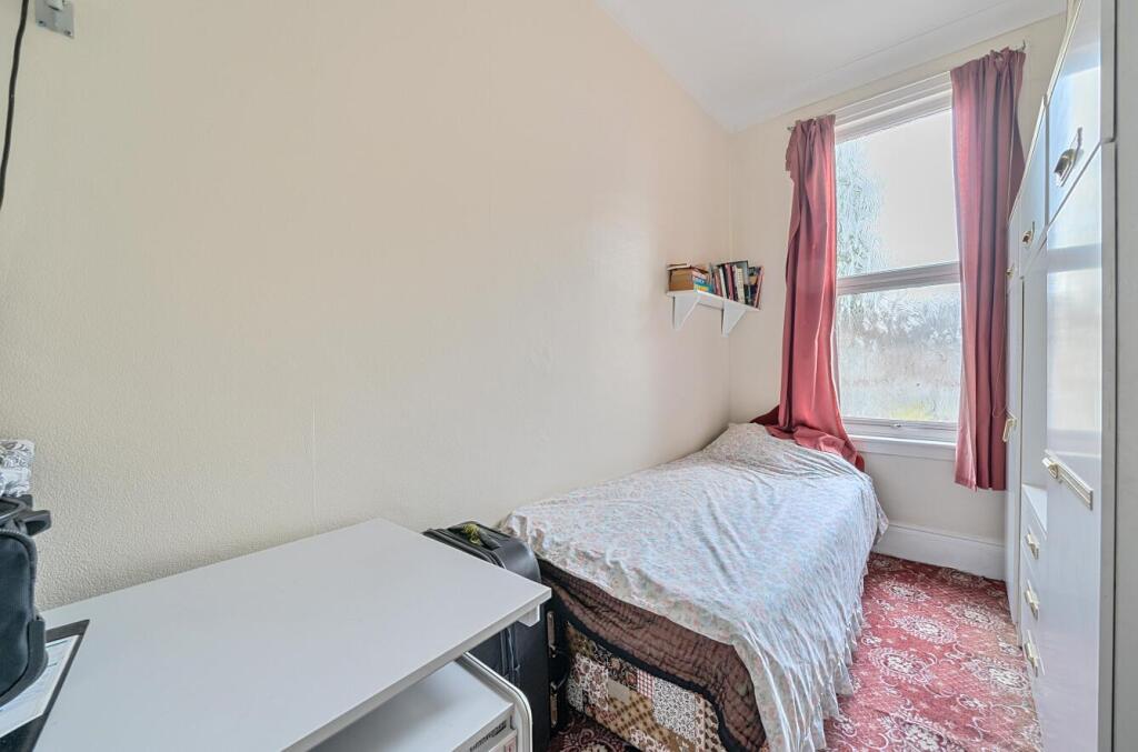 Bedroom 4.jpg