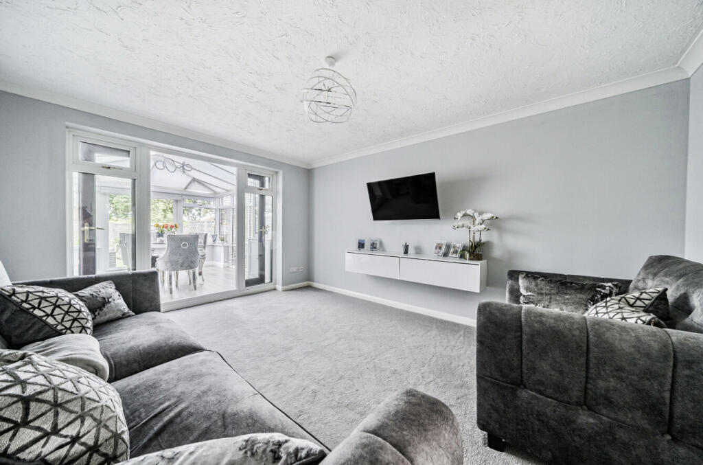 1320296-5-686ce6d...