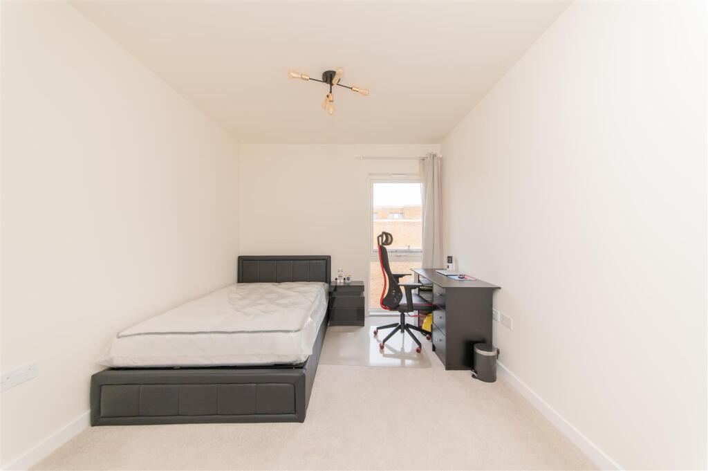 yarrow bedroom 2.jpeg