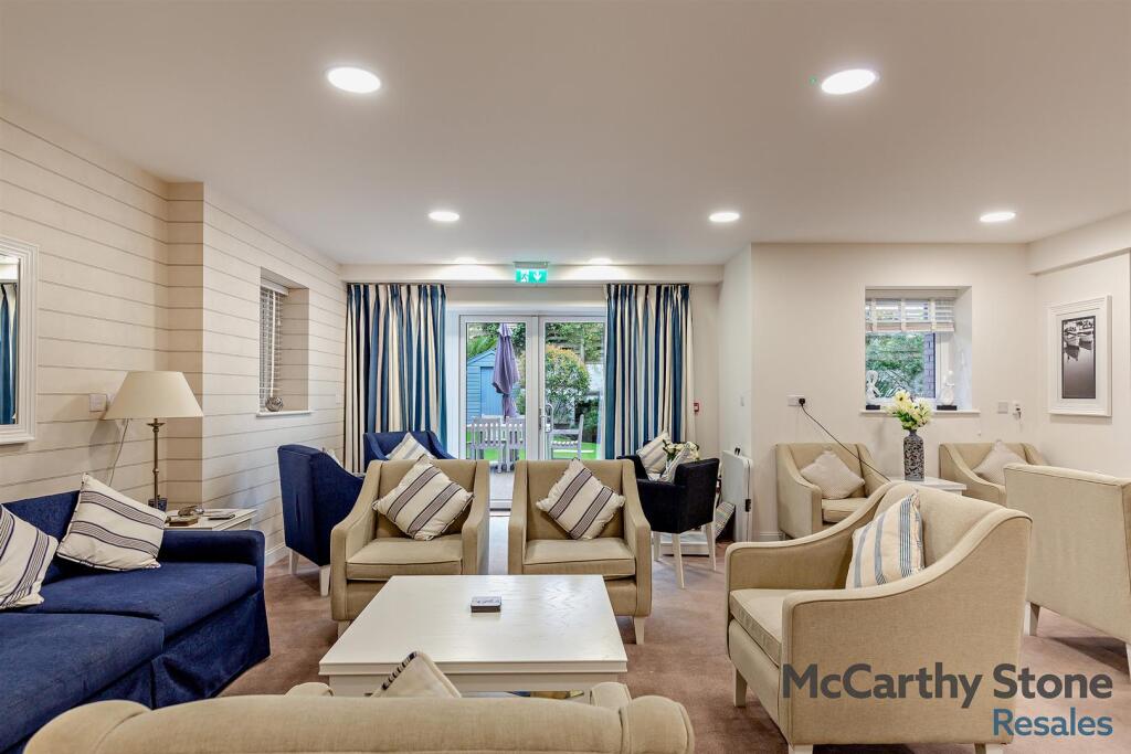 Homeowners Lounge