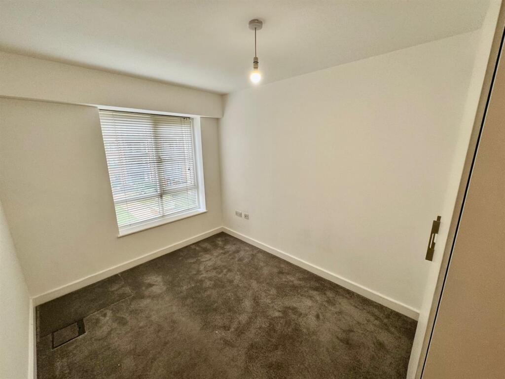 Master bedroom1.jpg
