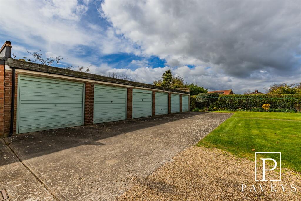 GARAGE (IN BLOCK)