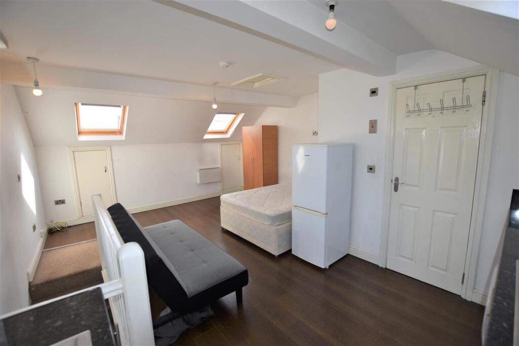 Lounge/Bedroom