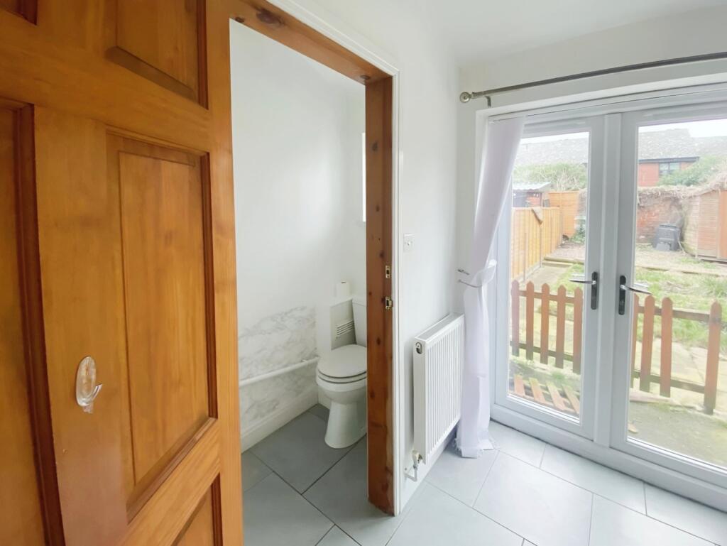 Cloakroom/Wc
