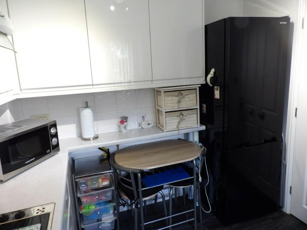 KITCHEN/BREAKFAST RM