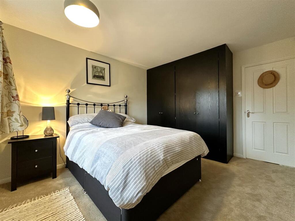 Second Bedroom With Fitted Wardrobes 989
