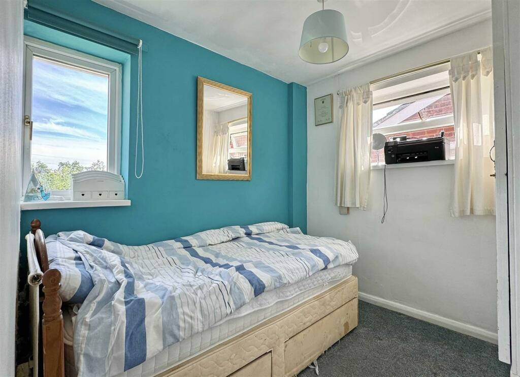 Bed 3.jpg