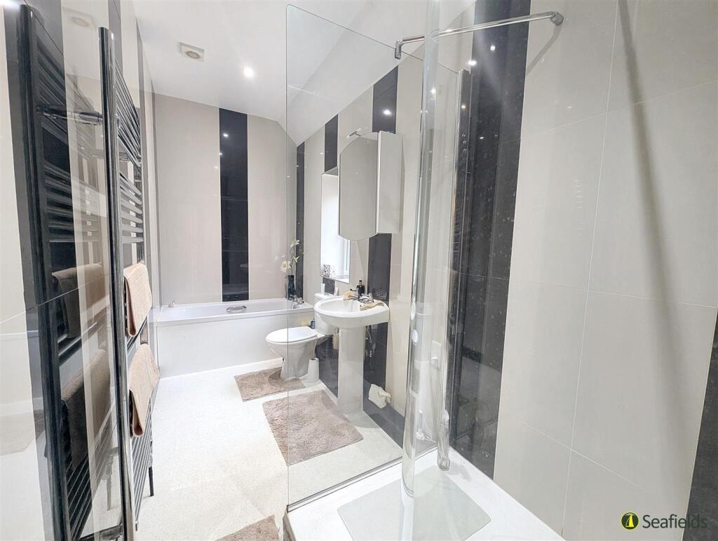 Family Bath/Shower Room