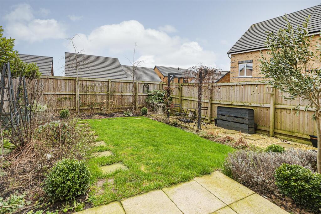 Bramleys Estate Agents - Lapwing Close - Crosland 