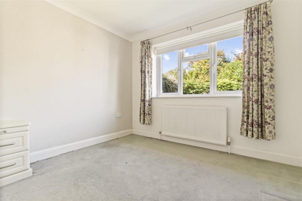 5a Tamarisk Way_012.JPG