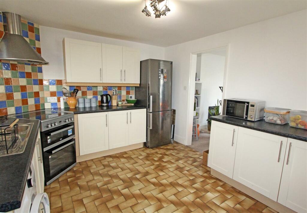 IMG_3091 kitchen.jpg