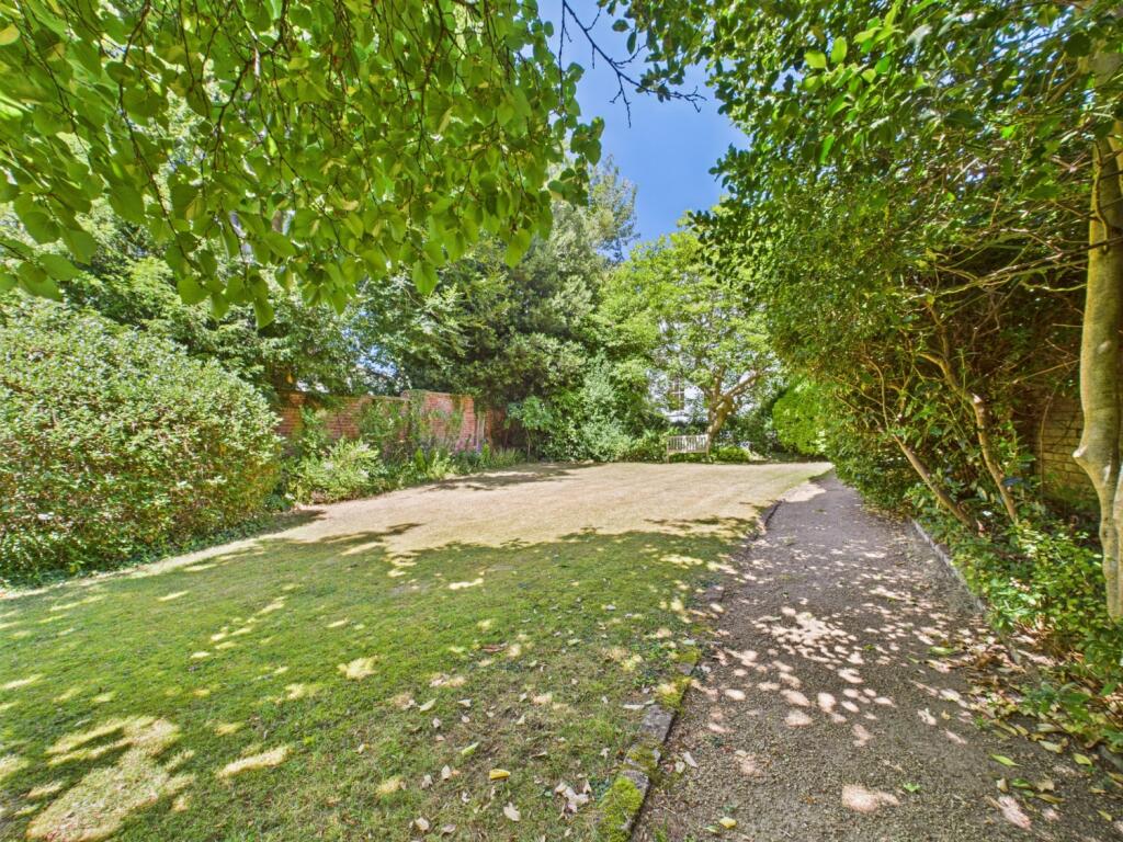 CAM01740G0-PR0419-STILL017