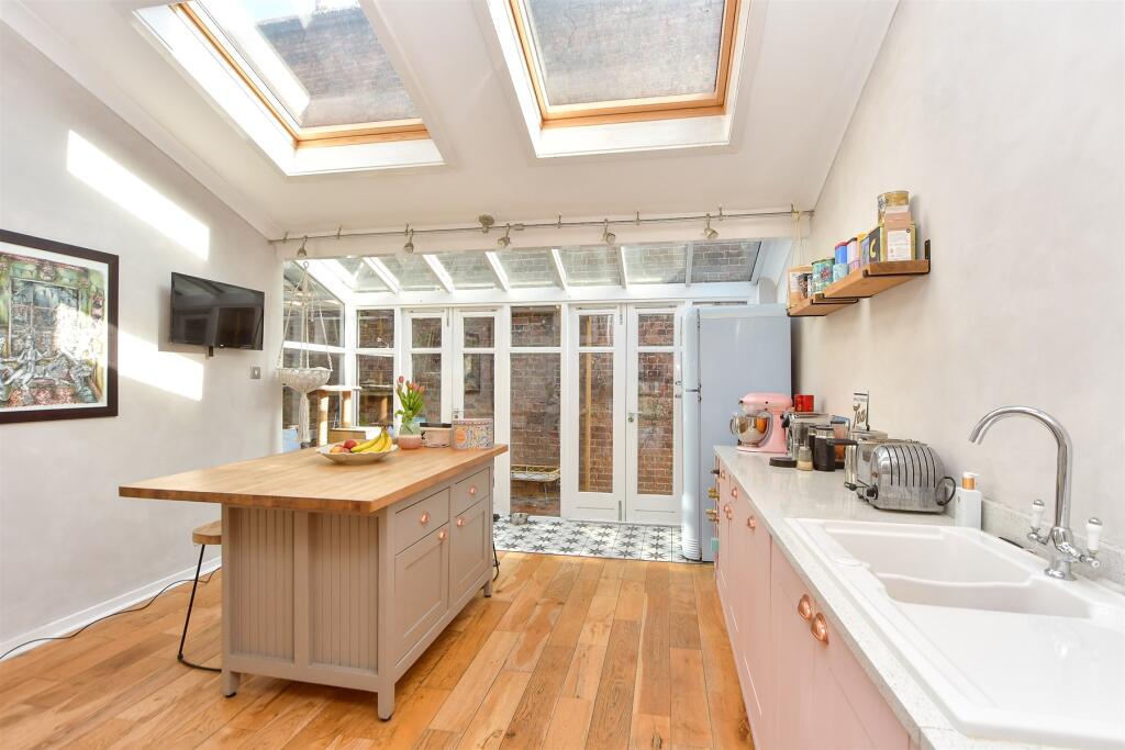 Kitchen/Breakfast Room