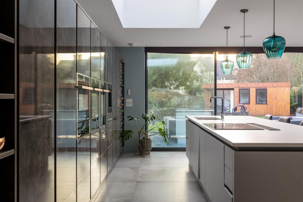 20 - 1 Holm Oaks - GL7 2RQ - Web.jpg