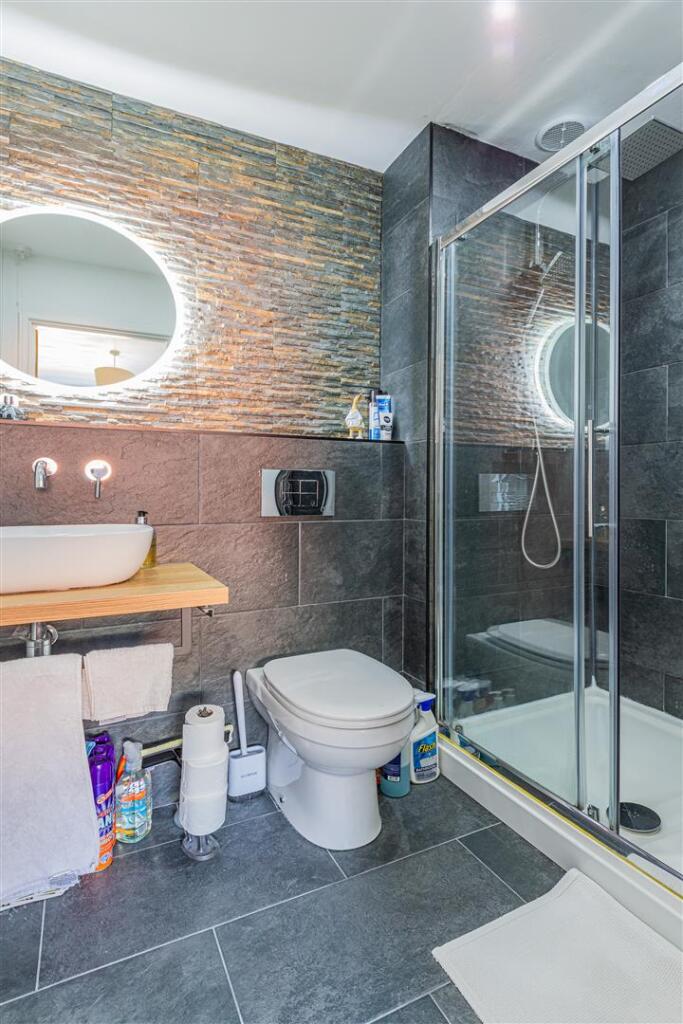 Henke Court 130-4.jpg