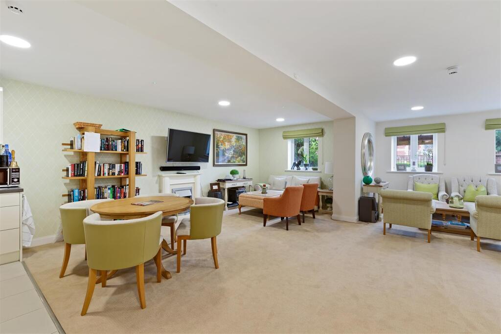 Homeowners Lounge