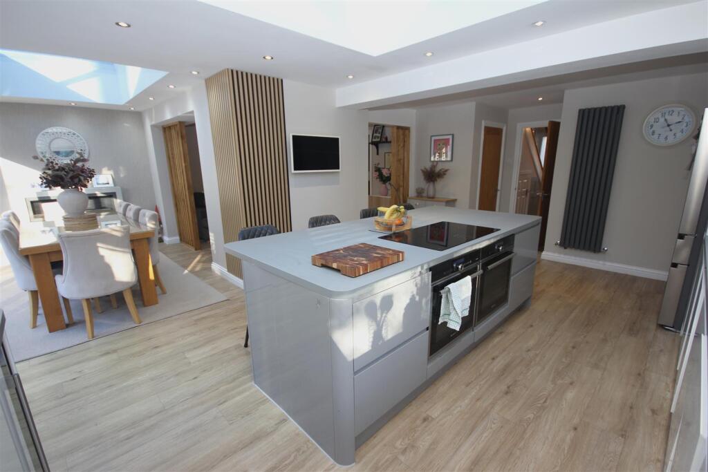 Sheridan Gardens, Whiteley