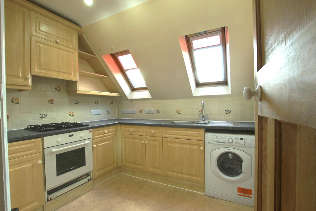 3.kitchen.jpg