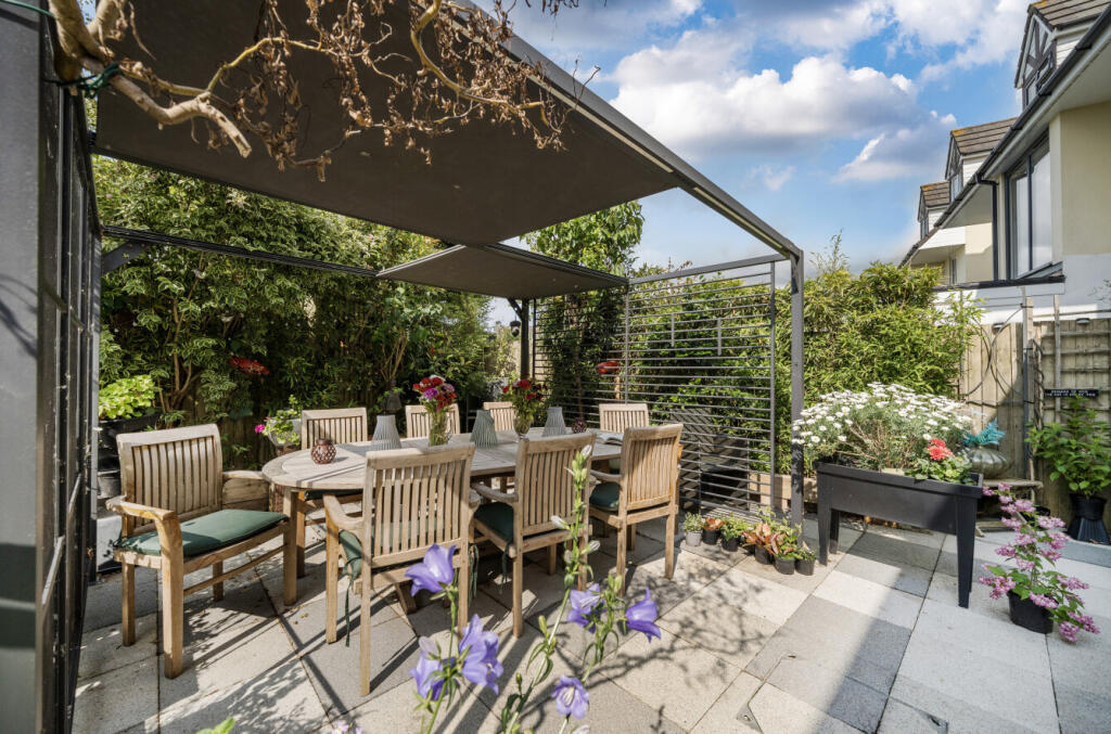 1301683-19-684070...