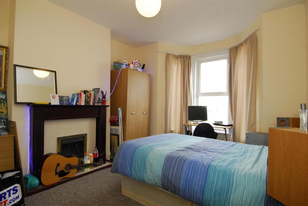 36WestHillRd001.JPG