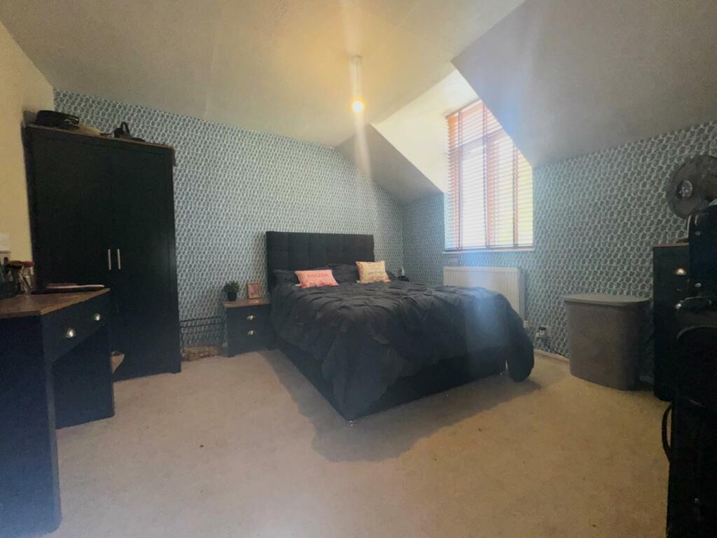 ickleton master bedroom.jpg