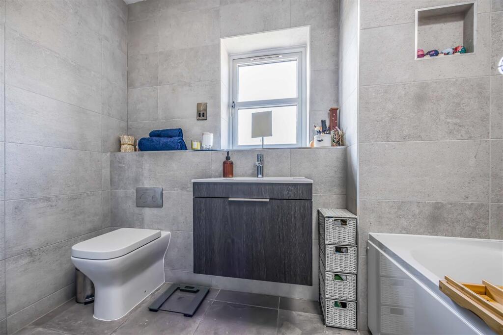 3 Dunkirk Rise, Southbourne-Small-PorticoMarketing