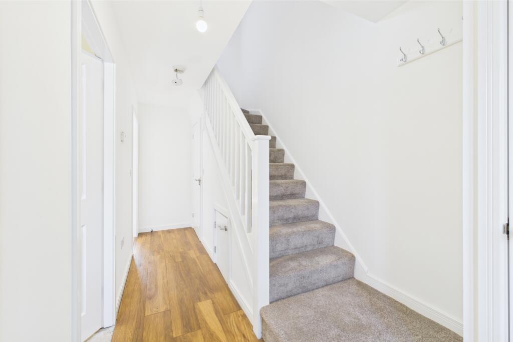 CAM03162G0-PR0256-STILL005