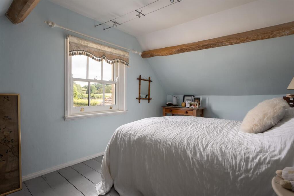 79 - Rockstowes Hill - GL11 5AF - Web.jpg