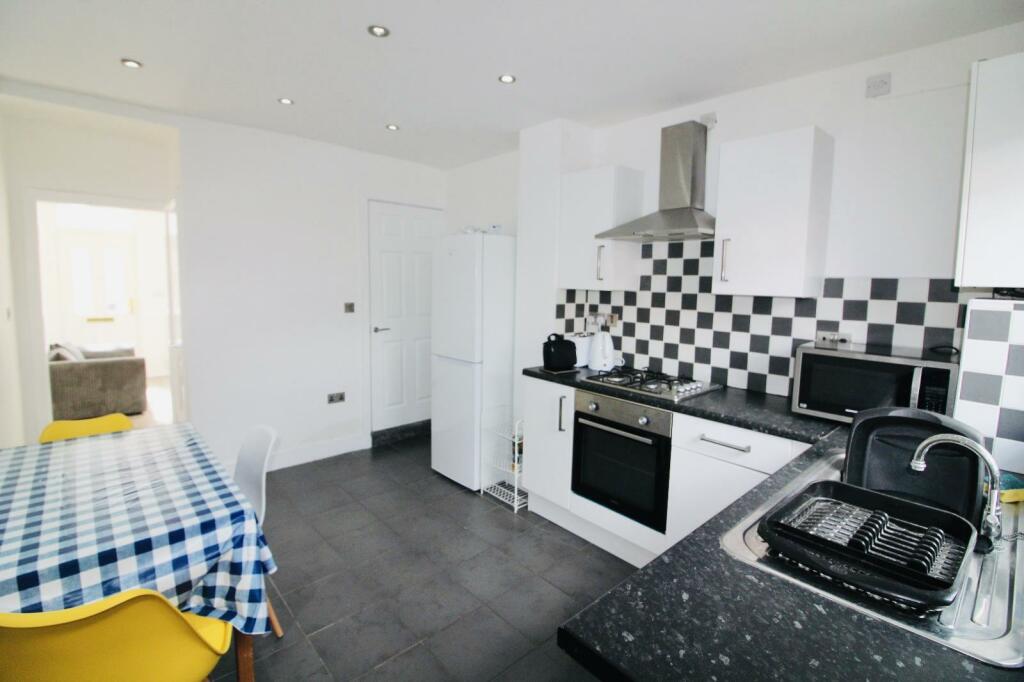 Kitchen/Dining Area