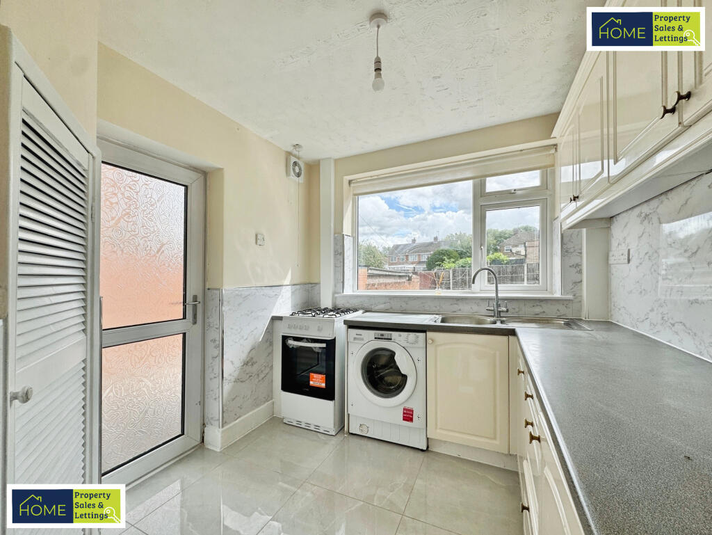 32 Skelton Drive, West Knighton, Leicester, LE2 6J