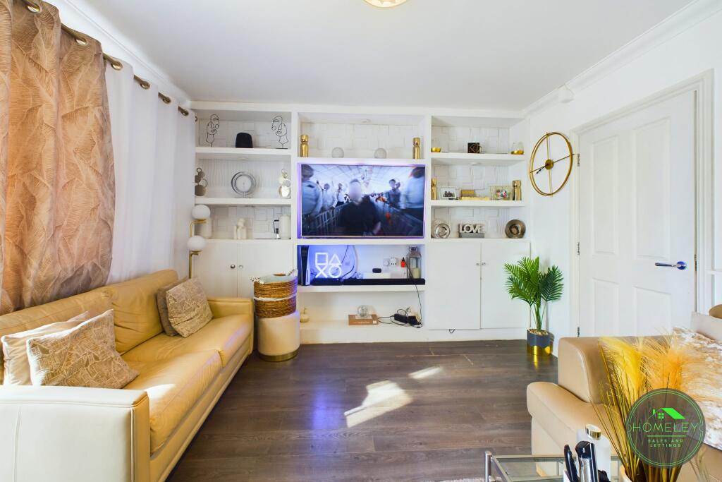 Reception Room (2)