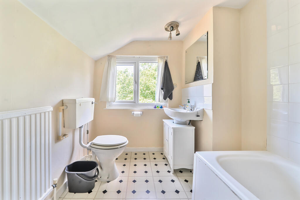 1317250-17-685be05db9300