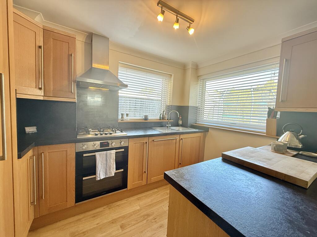 Integrated Oven, Hob &amp; Dishwasher