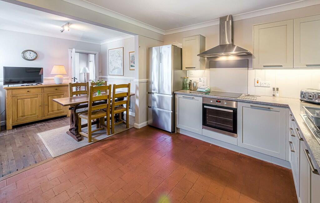 Kitchen/breakfast...