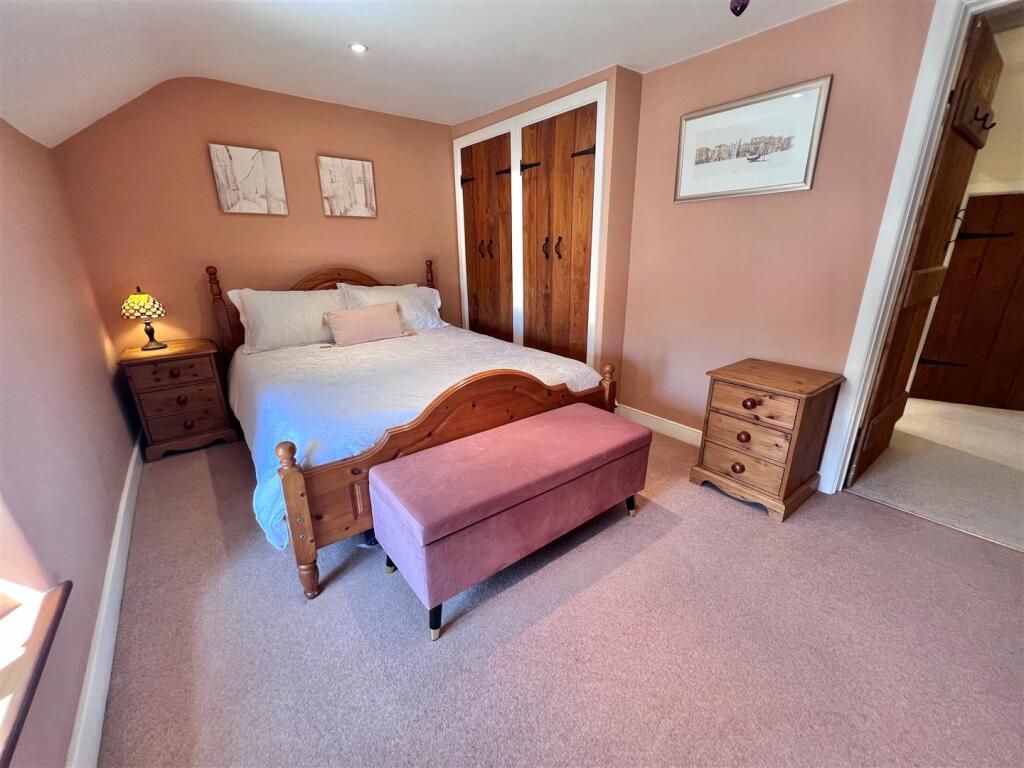 Bedroom 3a.jpg