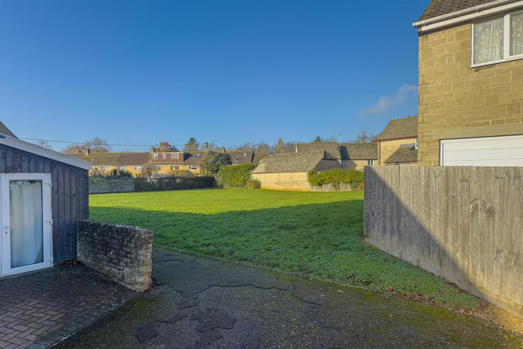 Development Site adjacent to 24 Park Close, Fairfo