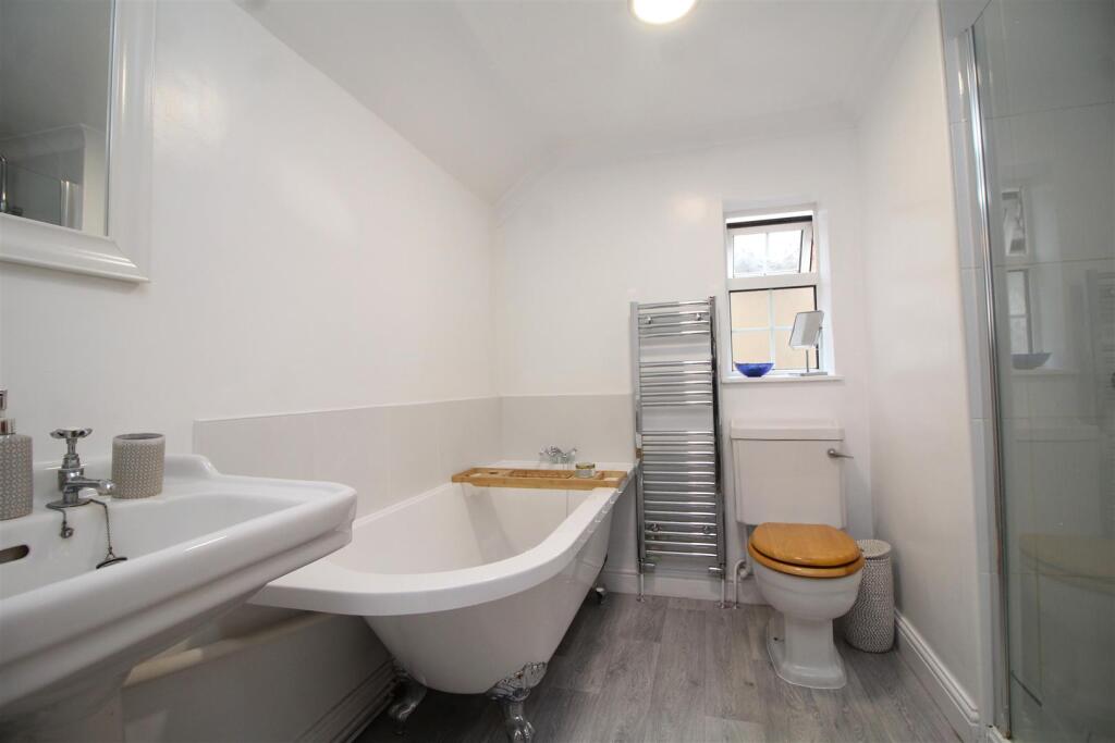 bathroom.JPG
