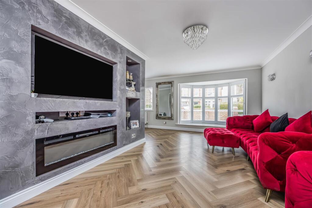 53 Fourth Avenue, Havant-Small-PorticoMarketing-So