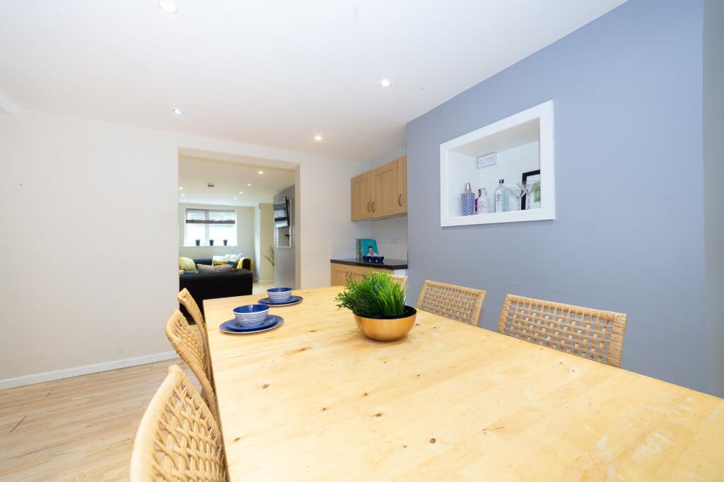 11 Headingley Mount, Headingley, Leeds, LS6 3EL