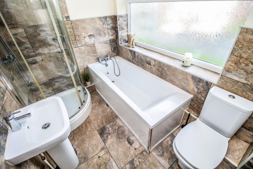 Family Bathroom Pic 2. 