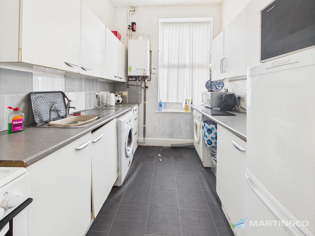 CAM02318G0-PR0518...