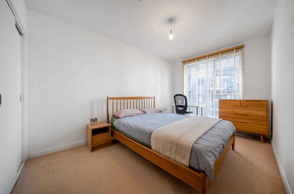 Bedroom 1.jpg