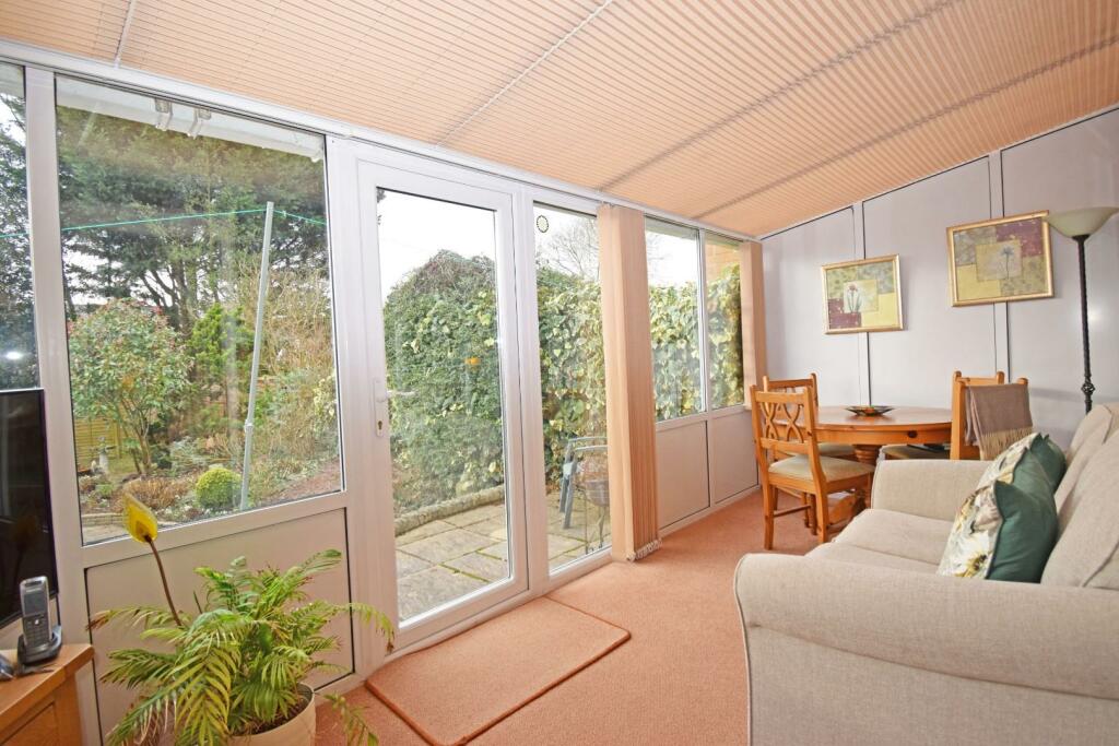 1 Barnsley Road, conservatory a.jpg