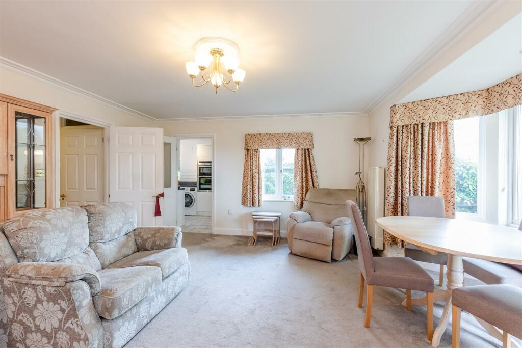 Carfax Court Living room 3.jpg