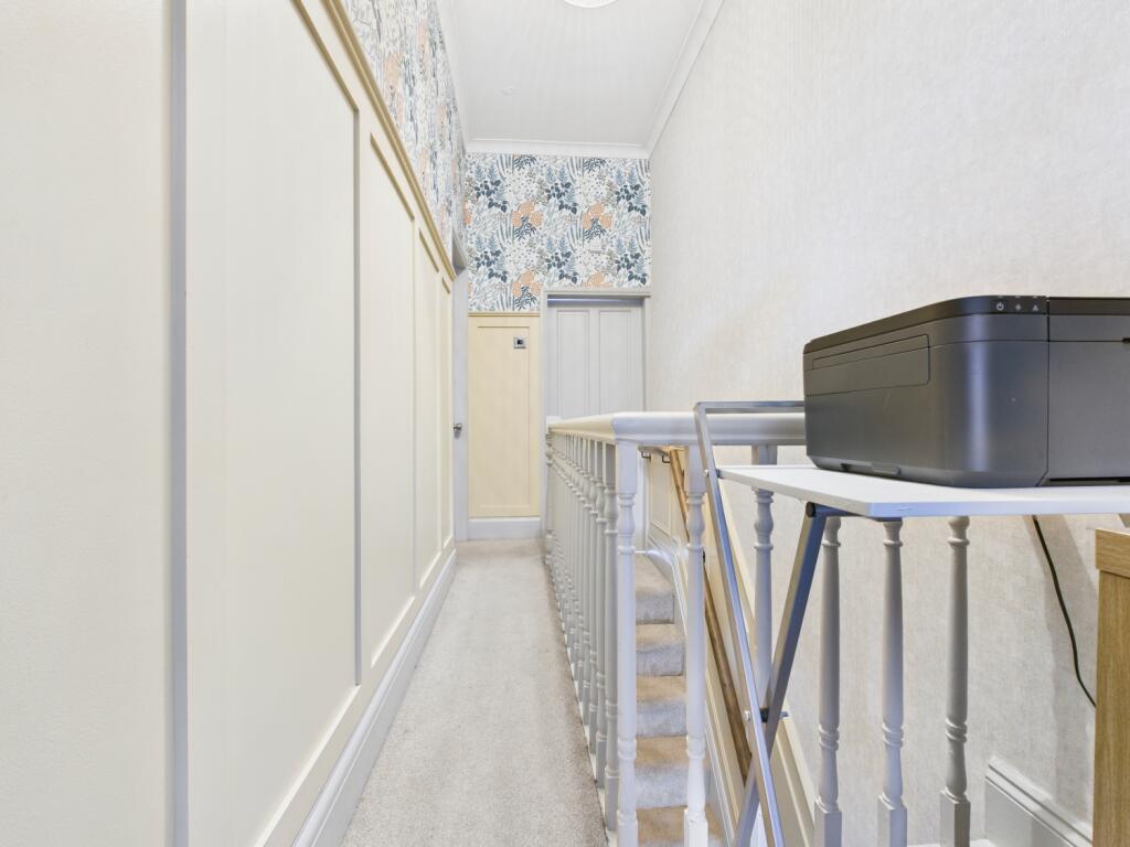 CAM03729G0-PR0161-STILL018