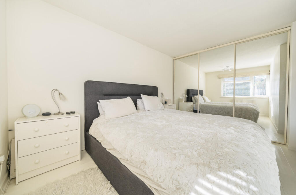 1347536-11-68bff1...