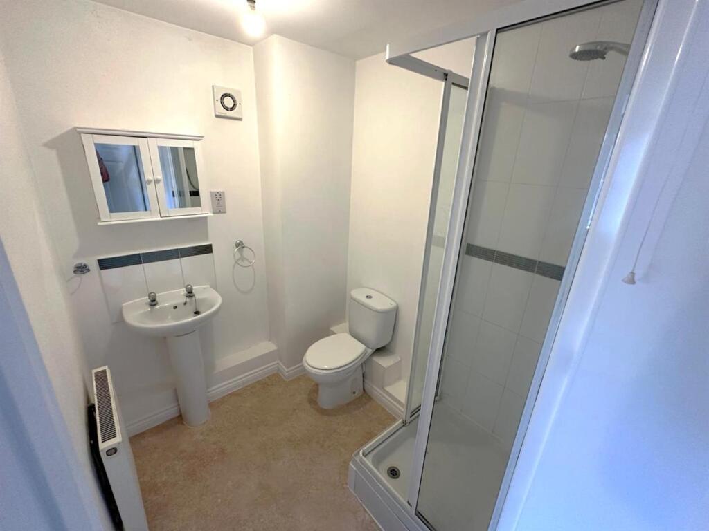 Ensuite Shower Room.jpg